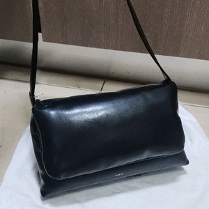 스탠드오일 패딩 플러피 크로스백/토리버치 카메라백