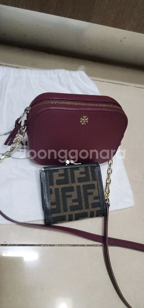 스탠드오일 패딩 플러피 크로스백/토리버치 카메라백--5