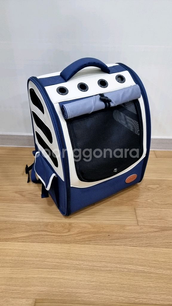 스페이스캣 반려동물 백팩형 이동가방 팝니다.--0