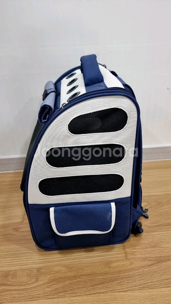 스페이스캣 반려동물 백팩형 이동가방 팝니다.--3