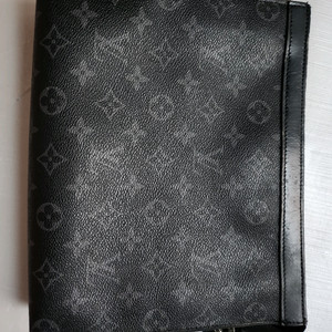 루이비통 모노그램 클러치백 하자있음