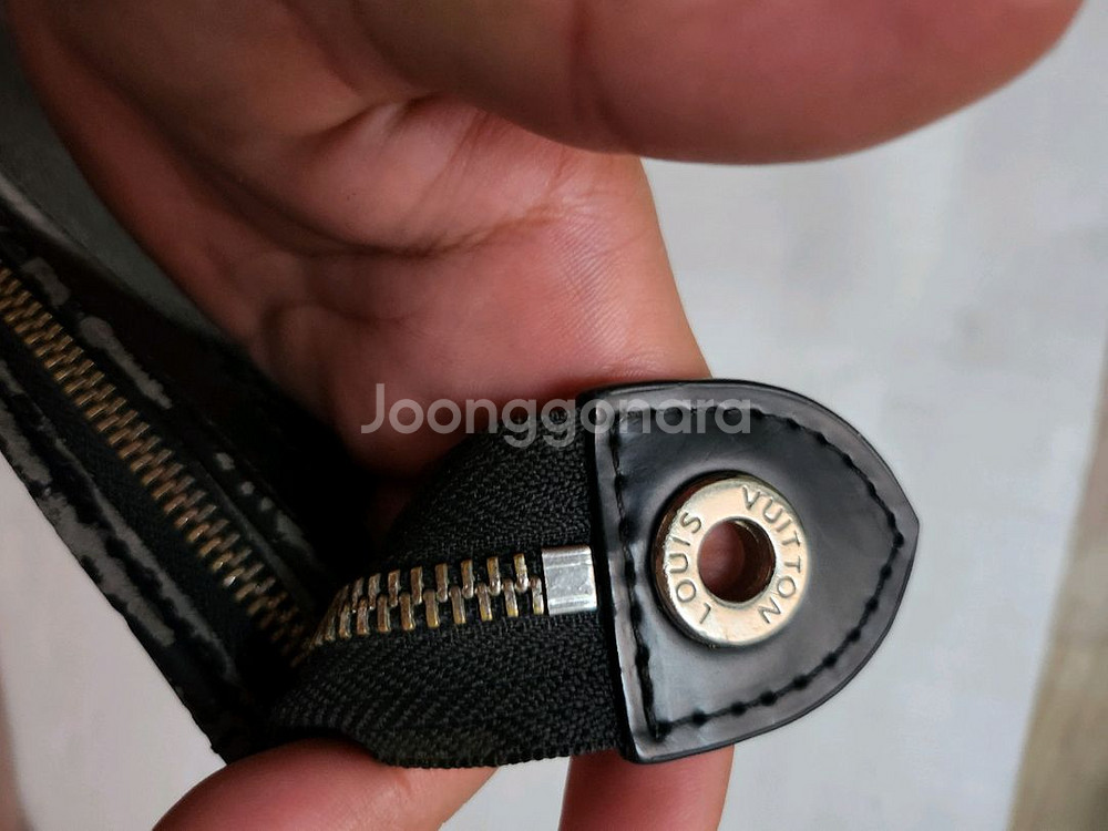 루이비통 모노그램 클러치백 하자있음--3