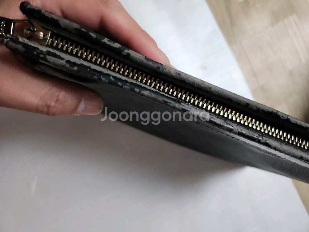 루이비통 모노그램 클러치백 하자있음--1