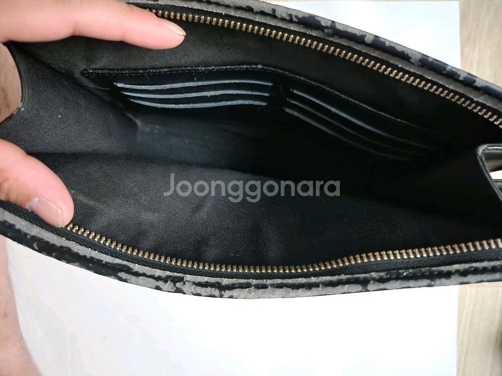 루이비통 모노그램 클러치백 하자있음--4