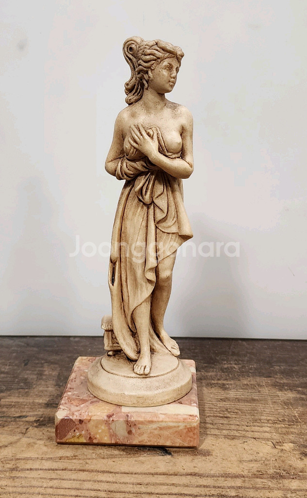 이태리 이탈리카 비너스 조각.--0