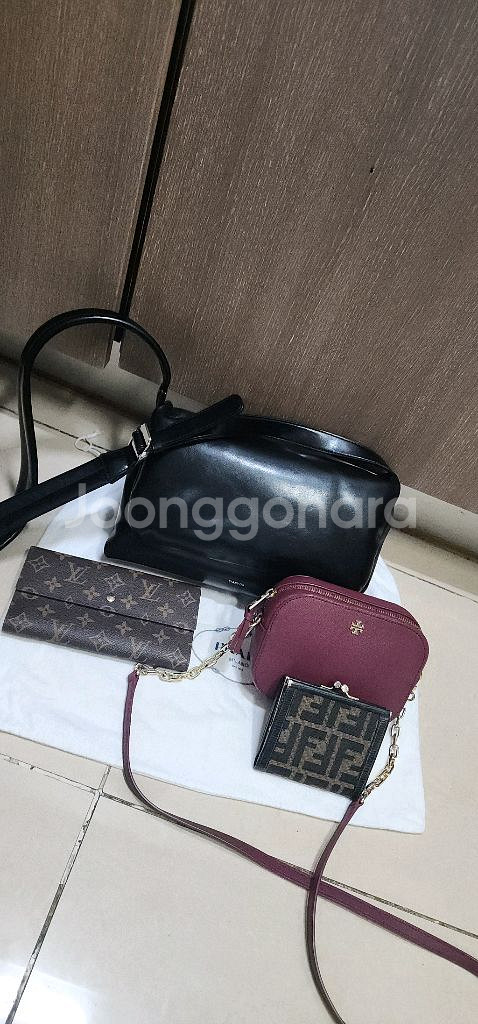 토리버치 미니 체인크로스백--1