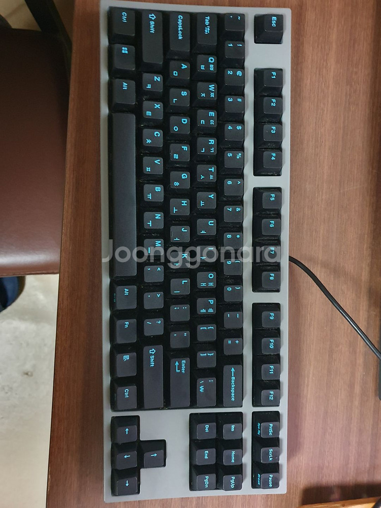 레오폴드 fc750r 차콜블루 저소음 적축 키보드 팝니다.--0