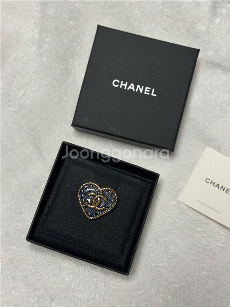 샤넬 블루진 데님 CC로고 하트 브로치--2