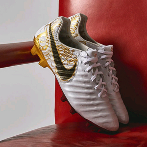 나이키 라모스 한정판 축구화 이미지