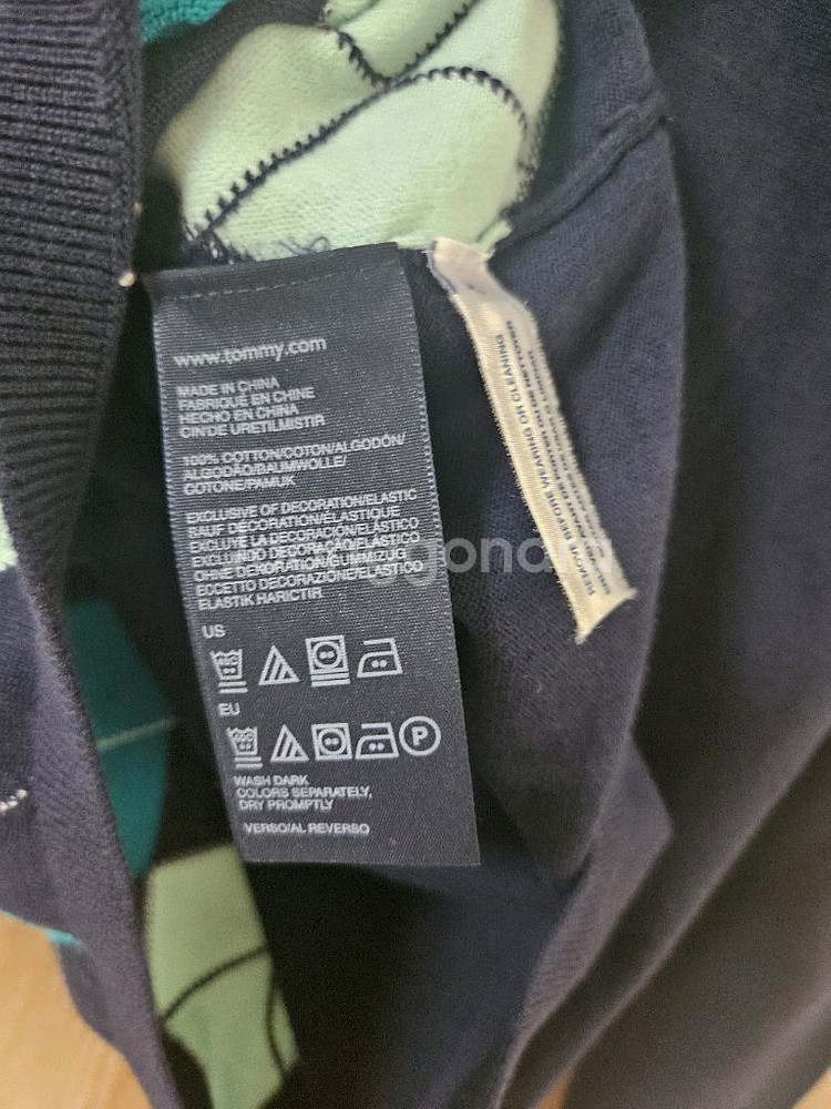 타미힐피거 여성 아이비 아가일 브이넥 니트 스웨터--4