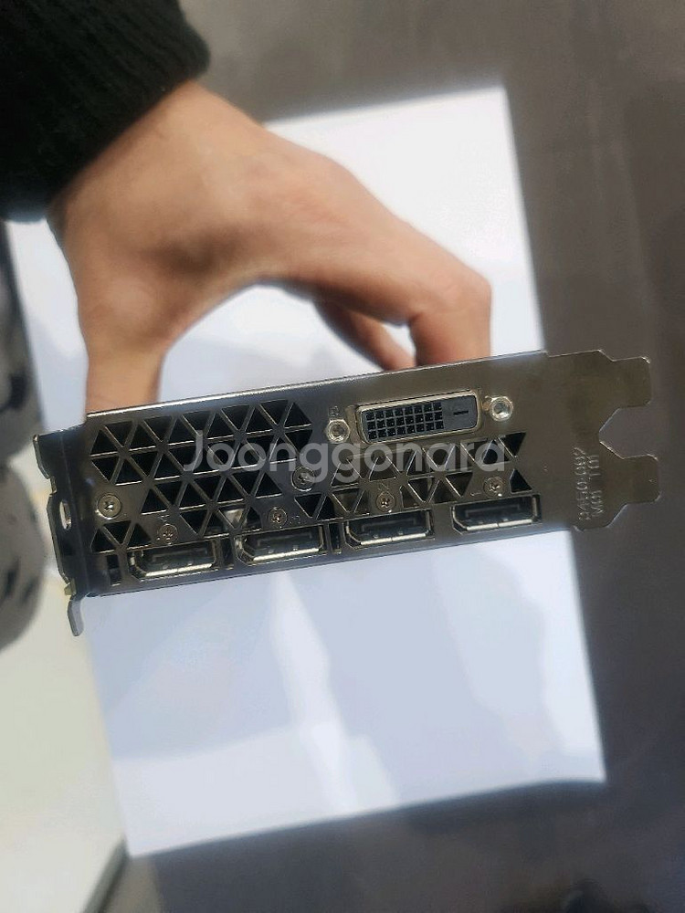 쿼드로 P5000 그래픽카드--2