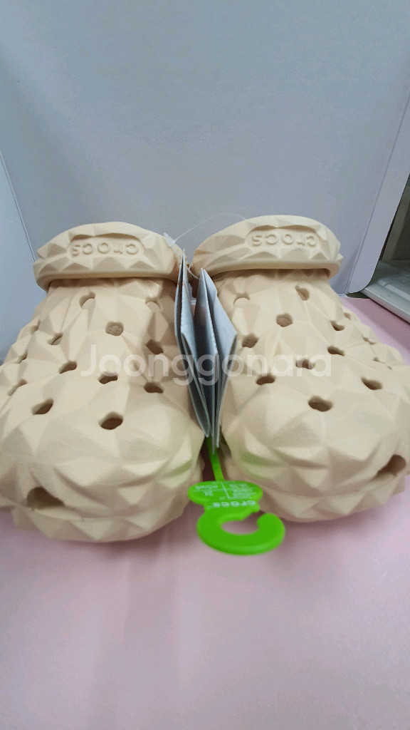 크록스 샌드/베이지 다이아몬드 클로그--1