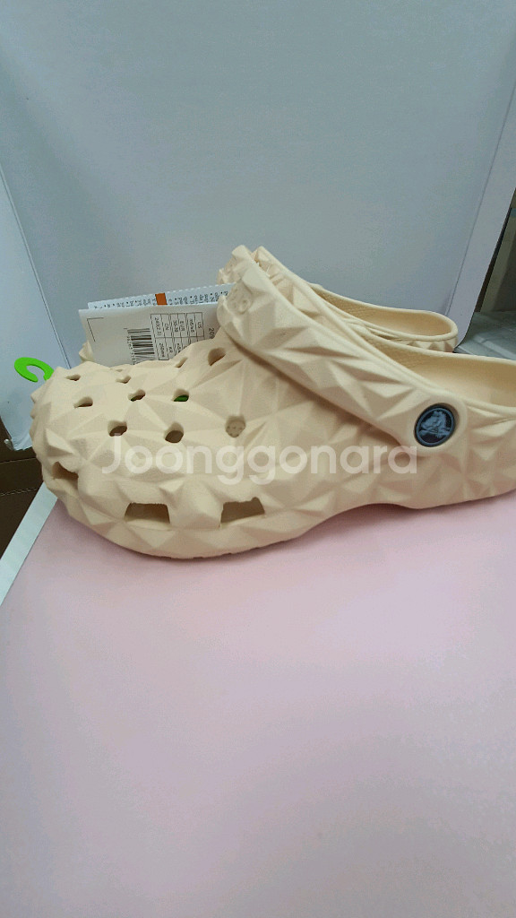 크록스 샌드/베이지 다이아몬드 클로그--2