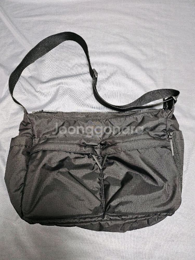 유니클로 멀티포켓 숄더백 새상품--0