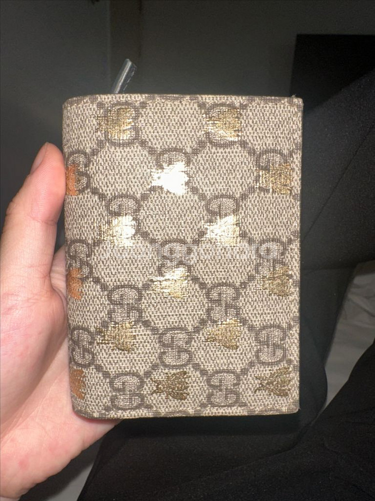 구찌 GG 꿀벌 반지갑--1