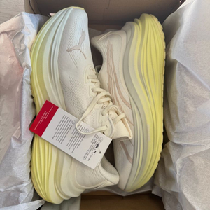 푸마 나이트로 매그맥스 새제품 275