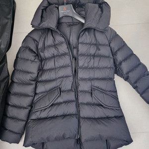 페트레이 나지마 46 사이즈 새상품 팝니다.