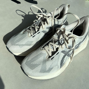 아식스 노바블라스트5 오트밀 (280mm)