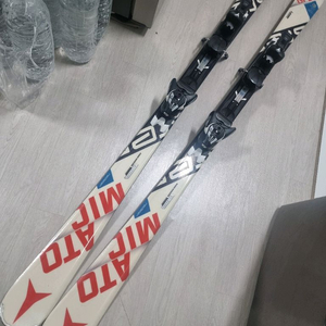 아토믹 163cm 스키. 스키부츠 풀세트