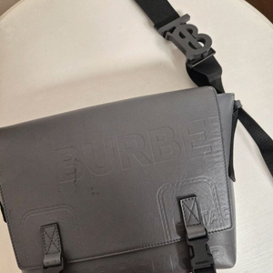 *남여공용*버버리 레더 크로스백 정품