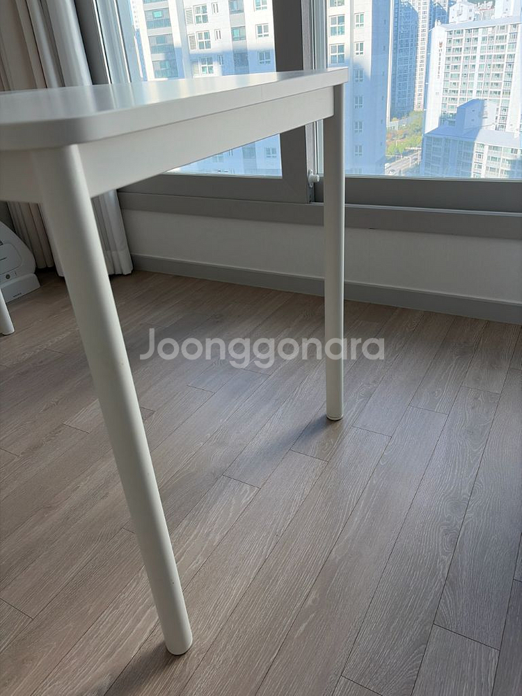 이케아 모던 화이트 책상--1