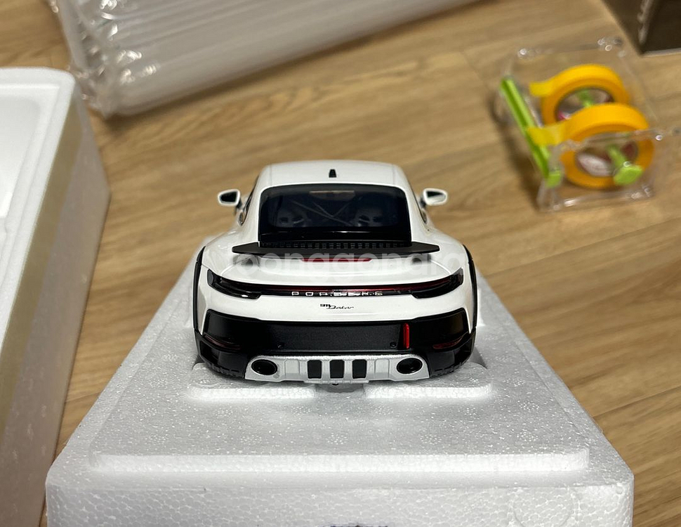 1:18 다이캐스트 미니챔프 포르쉐 다카르--1