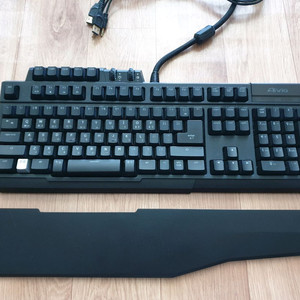 기가바이트 Aivia Osmium 체리 적축 기계식 키보드