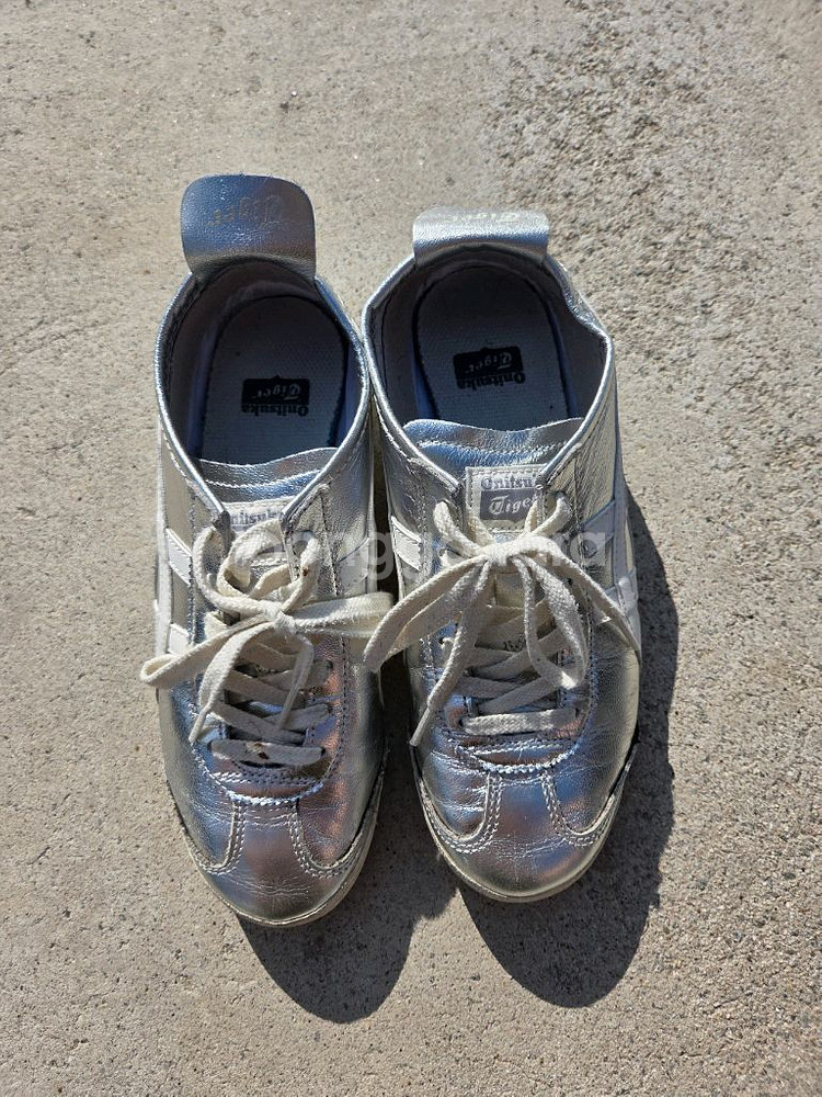 오니츠카 타이거 실버 스니커즈 245--1