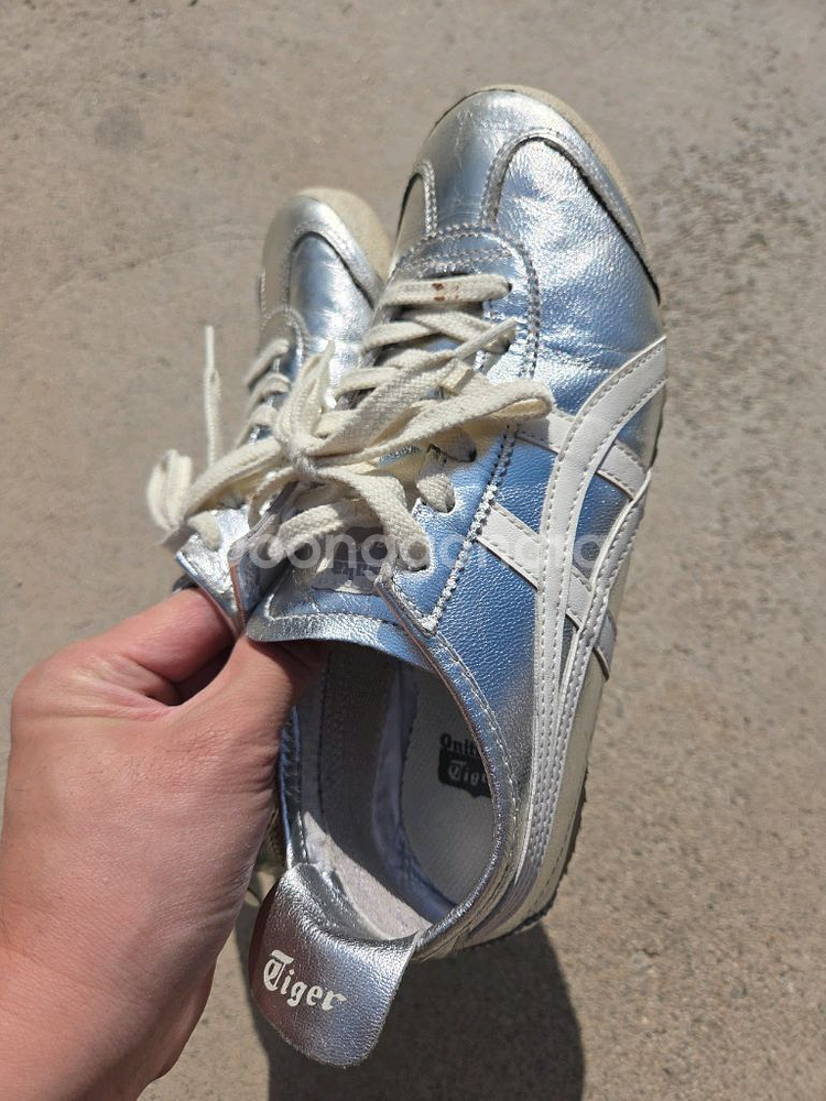 오니츠카 타이거 실버 스니커즈 245--6