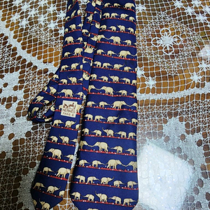 에르 메스 넥타이