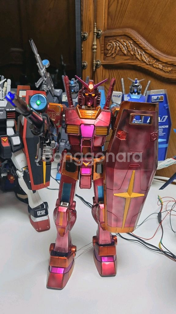 메가급 RX-78-2 건담 레드코팅led도색 &메가자쿠--1