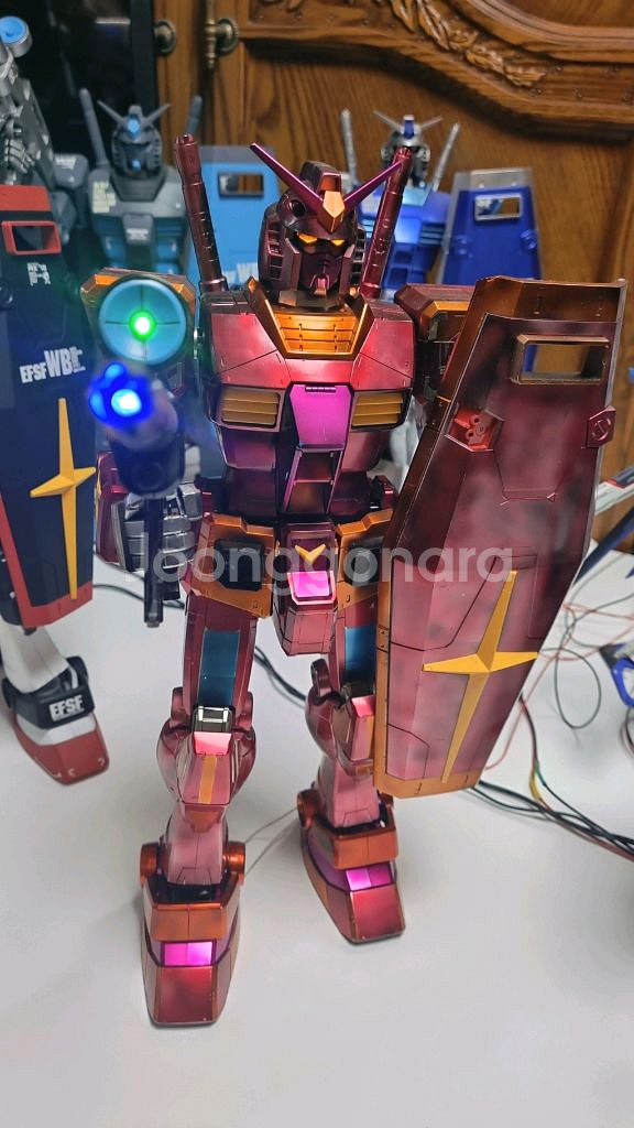 메가급 RX-78-2 건담 레드코팅led도색 &메가자쿠--2