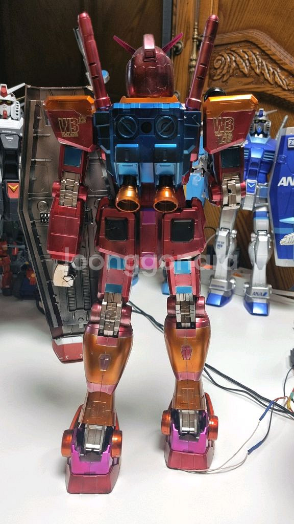 메가급 RX-78-2 건담 레드코팅led도색 &메가자쿠--4