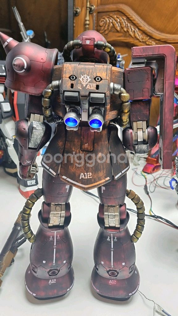 메가급 RX-78-2 건담 레드코팅led도색 &메가자쿠--8