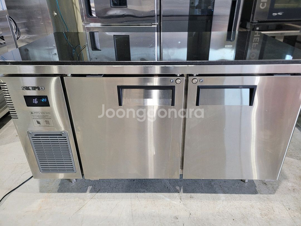 1500테이블냉동고 번펜--0