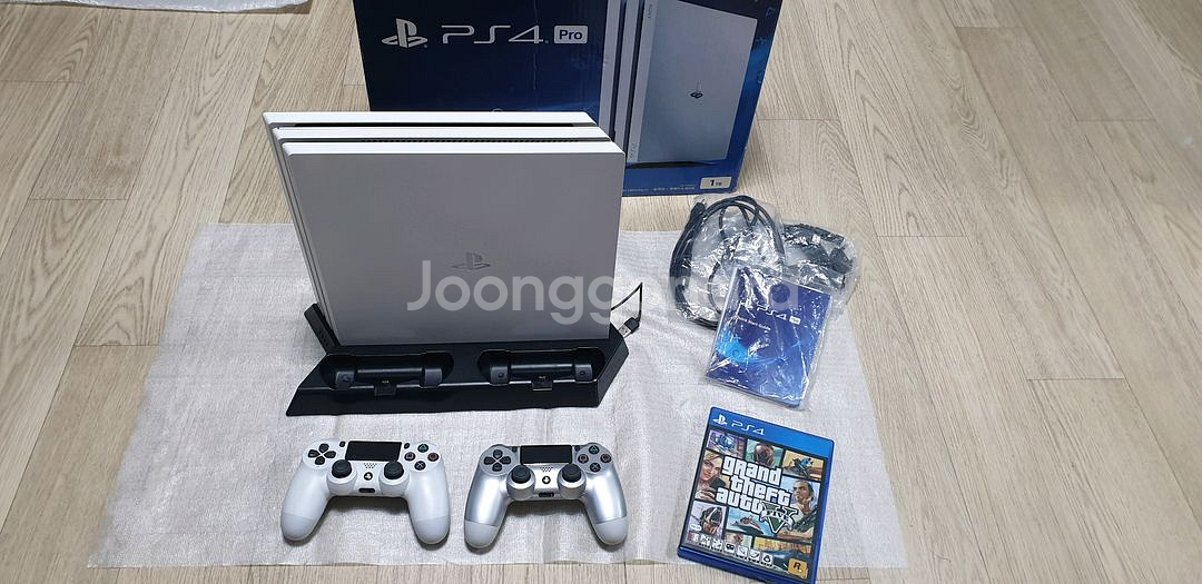 PS4 Pro 1TB 7218 풀박 게임기 세트--1