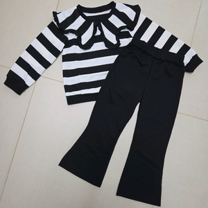 (새상품) 여아 카라 단가라맨투맨 상하복세트 130호