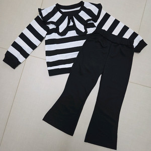 (새상품) 여아 카라 단가라맨투맨 상하복세트 130호