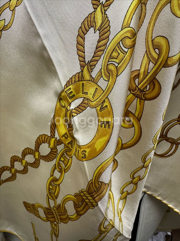 셀린느 정픔 실크 스카프--2