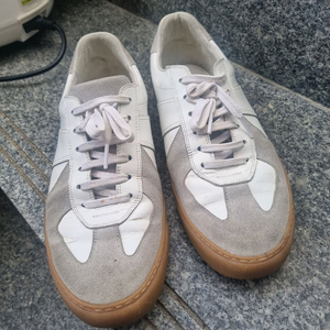 바나나핏 스니커즈 사이즈 260 팝니다