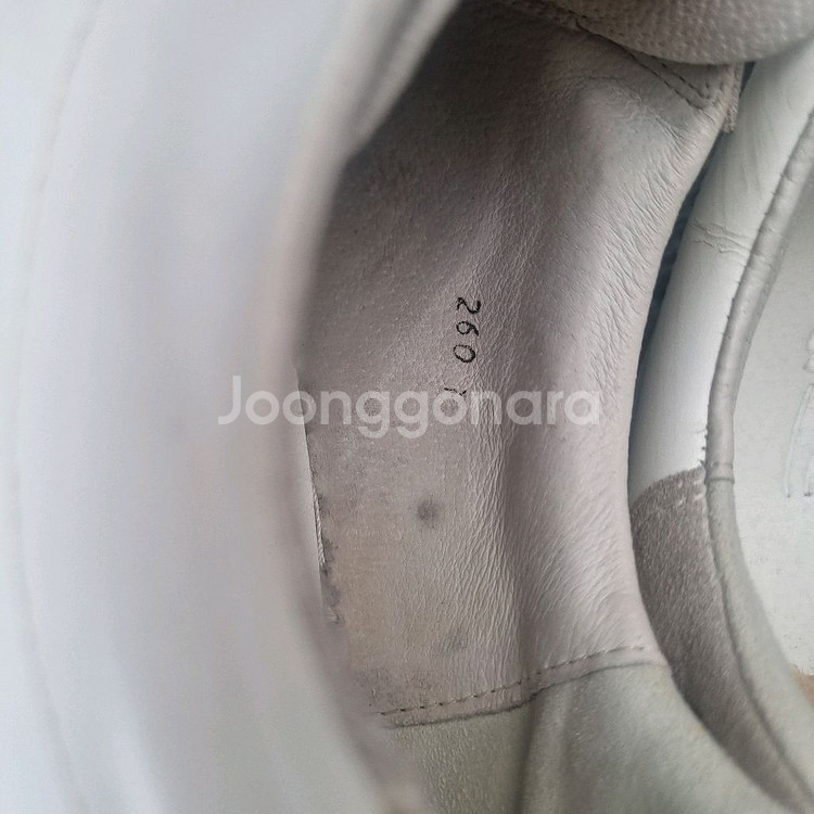 바나나핏 스니커즈 사이즈 260 팝니다--8