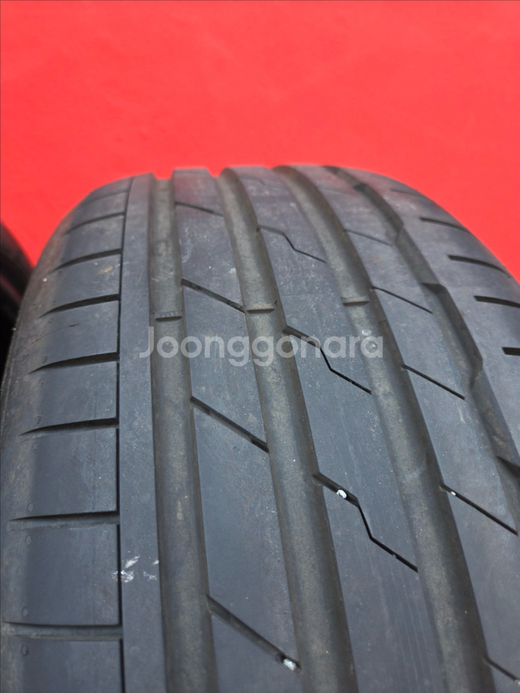 한국타이어 벤투스 에보3 215/40R18 타이어 4본 세트 거의새상품--1