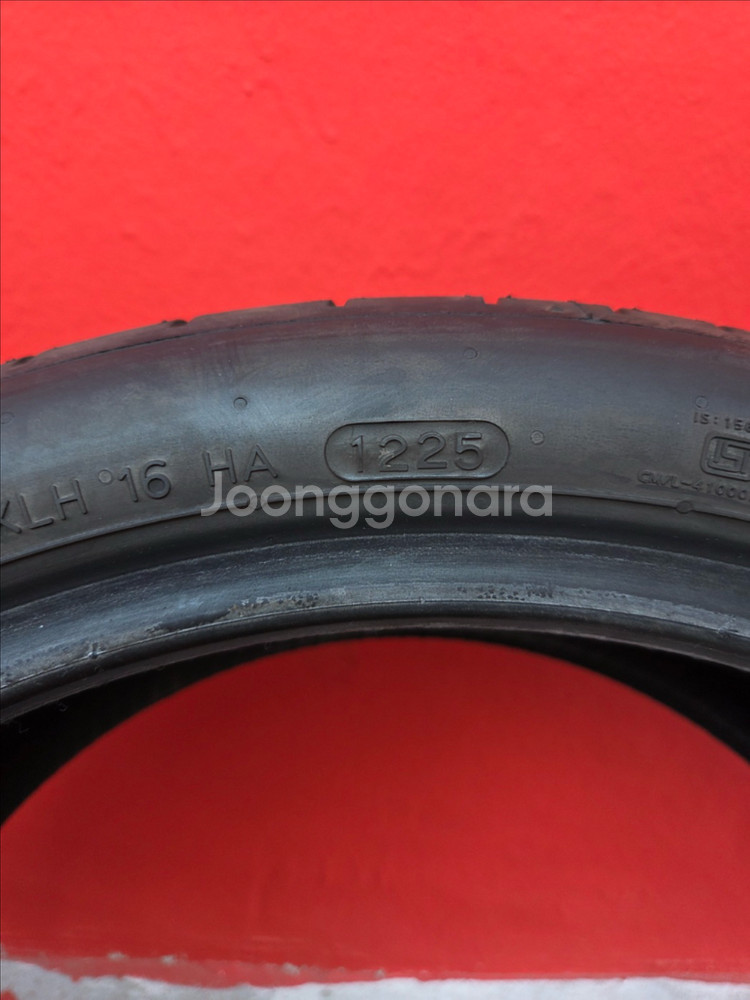 한국타이어 벤투스 에보3 215/40R18 타이어 4본 세트 거의새상품--3