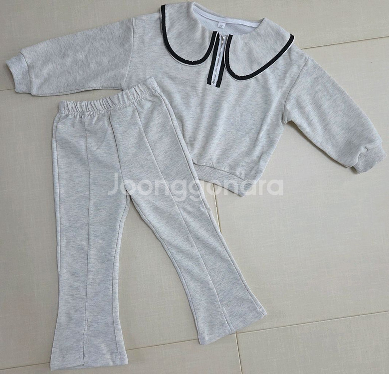 (새상품)여아 카라 반집업맨투맨 상하복세트 120사이즈--0