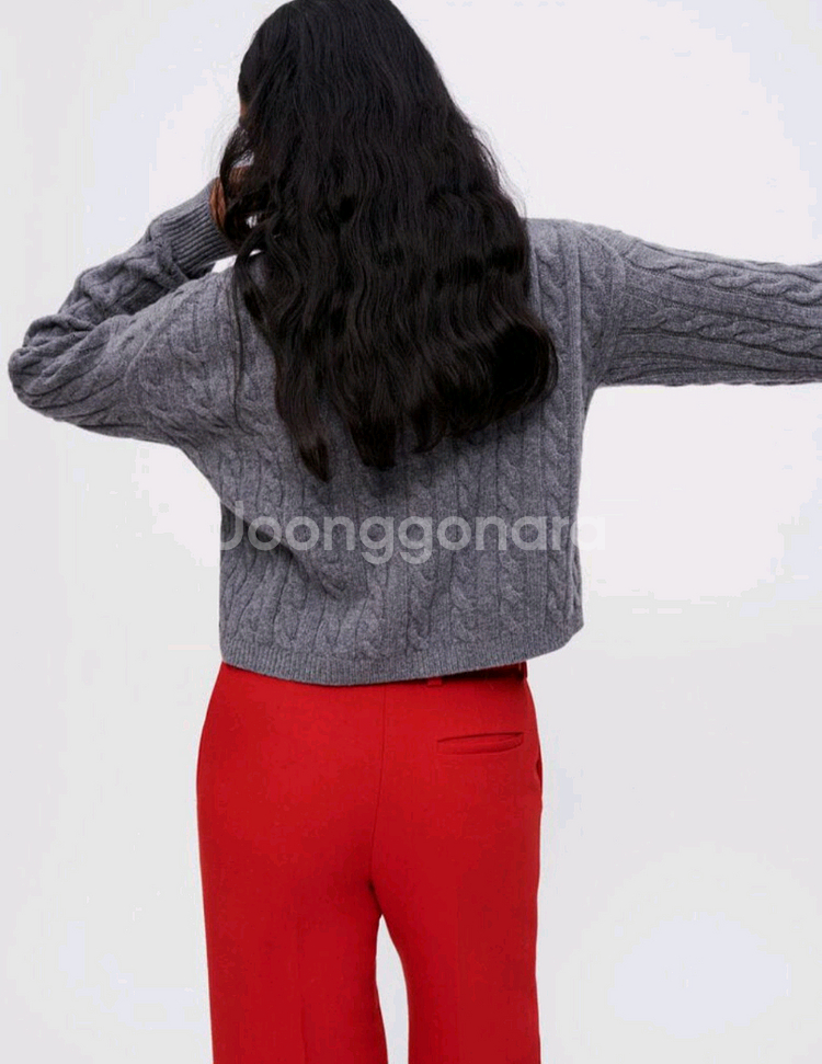 (새상품)마쥬 크롭 케이블 니트 1사이즈--3