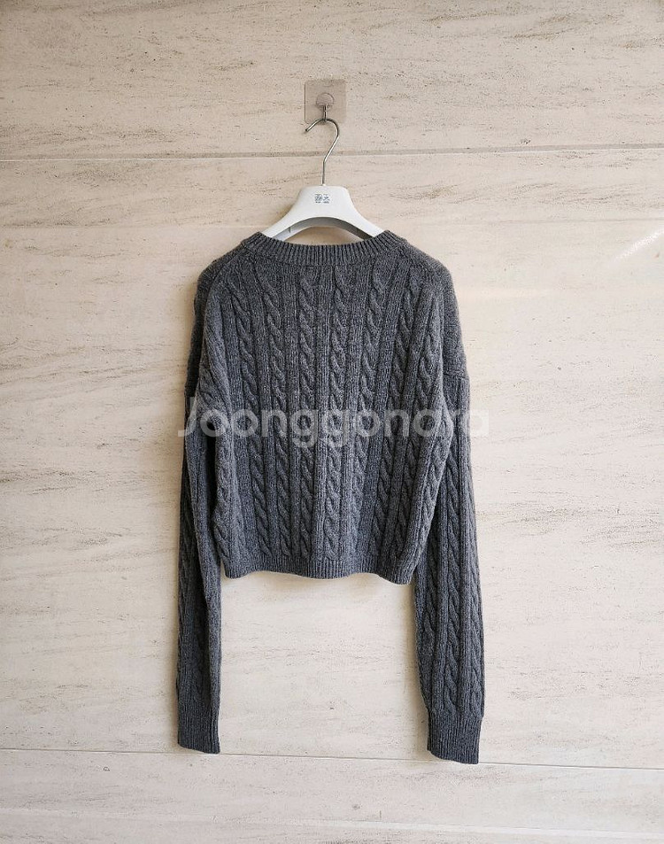 (새상품)마쥬 크롭 케이블 니트 1사이즈--5