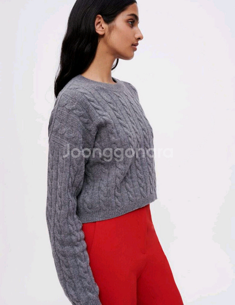 (새상품)마쥬 크롭 케이블 니트 1사이즈--2