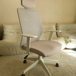 [미사용품] 한샘 바디핏 책상의자(웜 베이지 컬러)