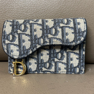 디올 오블리크 새들 플랩 블룸 카드지갑