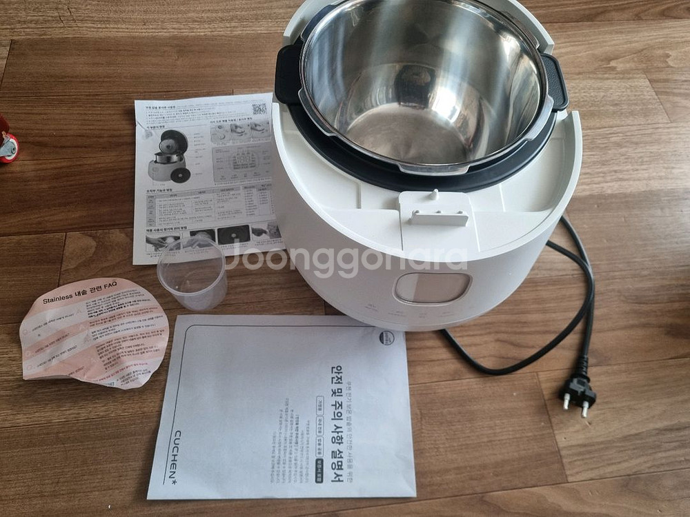 쿠첸 전기압력밥솥 CRH-TWS1010W 새제품--1